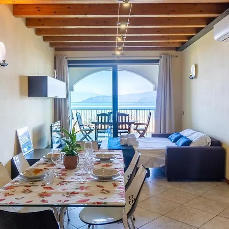 アパート Miragarda ペスキエーラ・デル・ガルダ